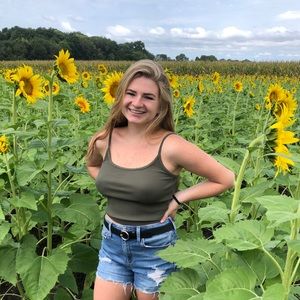 Meet your Posher, Elizabeth